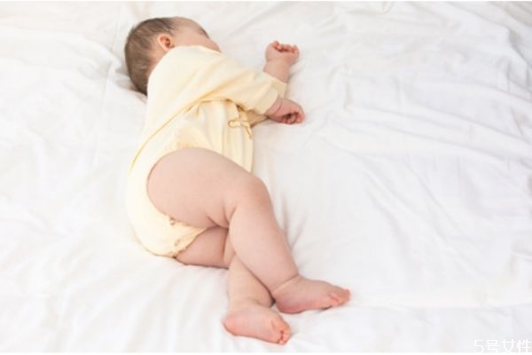 6个月宝宝冬天盖什么被子,冬季宝宝盖什么被子合适
