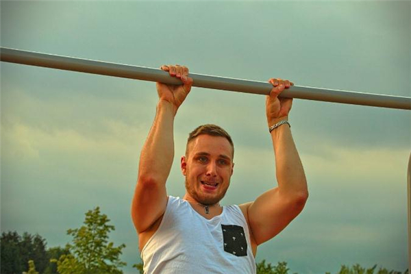 练单杠有哪些好处(练单杠有哪些好处) 练单杠有哪些好处(练单杠有哪些好处)