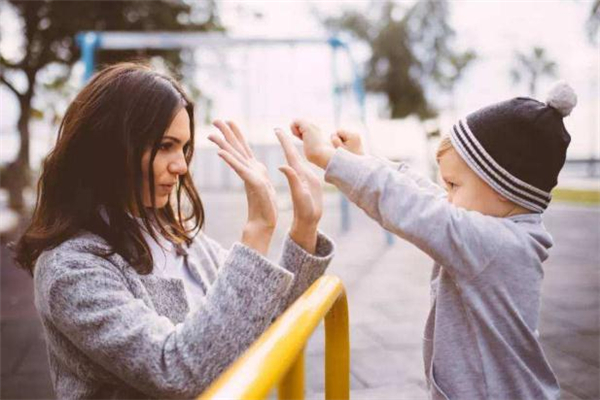 小儿支气管炎反复发烧,小儿支气管炎会发烧吗? 小儿支气管炎反复发烧,小儿支气管炎会发烧吗?