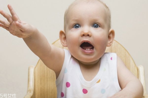 儿童摔后脑勺怎么确定有没有问题,小孩摔到后脑勺怎么判断有没有事