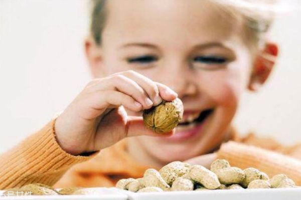 宝宝误吞异物的症状,宝宝误吞异物多久出现不适症状