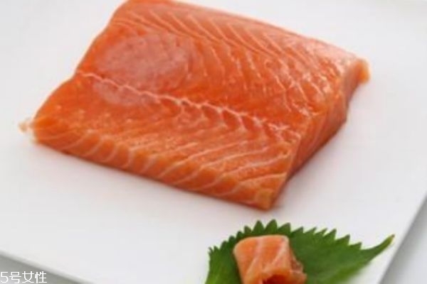 三文鱼搭配什么给宝宝吃最好,三文鱼怎么做辅食给宝宝吃 三文鱼搭配什么给宝宝吃最好,三文鱼怎么做辅食给宝宝吃