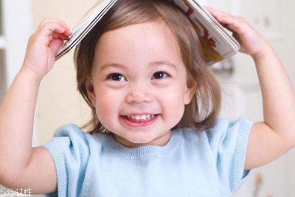 小孩几岁开口说话正常,一般小孩几岁开始说话算正常