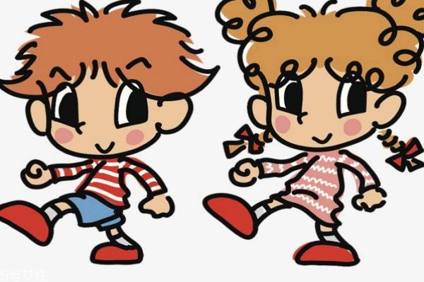 一周岁宝宝还不会走路怎么办,15个月宝宝不会走路