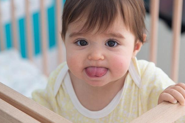 宝宝积食有什么表现有哪些,10个月宝宝积食的症状表现有哪些