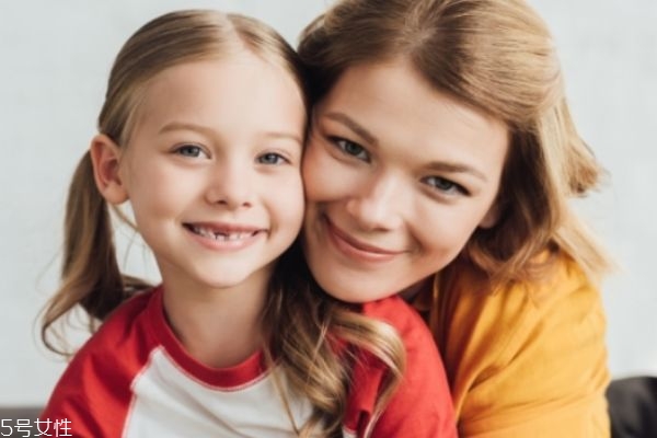 宝宝牙膏可以吃吗?,儿童可以吃的牙膏真的可以吃吗 宝宝牙膏可以吃吗?,儿童可以吃的牙膏真的可以吃吗