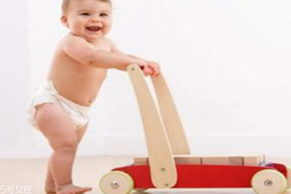 怎么教宝宝走路小妙招,一周岁宝宝还不会走路怎么办 怎么教宝宝走路小妙招,一周岁宝宝还不会走路怎么办