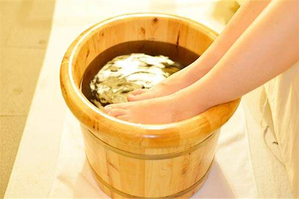 白带透明拉丝怎么回事,白带很透明拉丝