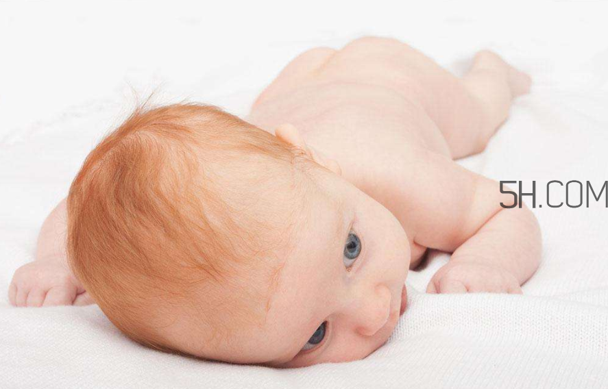 宝宝经常发烧怎么回事该怎么办,宝宝发烧呕吐怎么办最有效