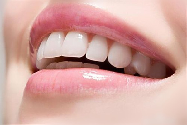 洗牙过后感觉牙缝有异物,洗牙后喉咙有异物感