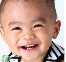 儿童换牙牙齿掉了迟迟不长新牙,儿童换牙牙没掉长新牙了是怎么回事