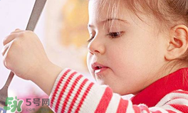 小孩可以吃大龙虾吗,小龙虾宝宝吃什么食物 小孩可以吃大龙虾吗,小龙虾宝宝吃什么食物