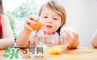 小孩为什么不能吃果冻,小孩吃果冻有什么要注意的 小孩为什么不能吃果冻,小孩吃果冻有什么要注意的