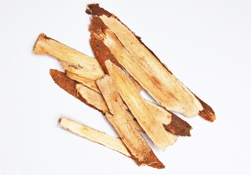 坐姿推胸准备工作(坐姿推胸动作要领)