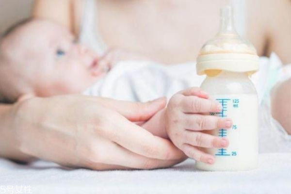 奶瓶多久换一次比较好,什么奶瓶好用又健康