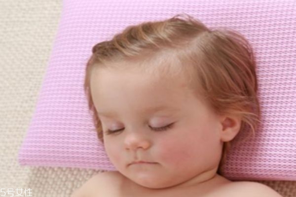 婴儿枕什么枕头最好,小宝宝用什么枕头比较好