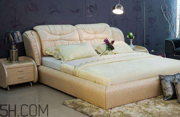 睡觉硬床垫好还是软床,睡觉是硬床好还是软床好?原来这些年都睡错了......