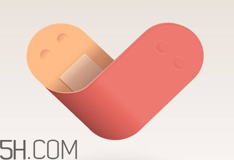 创口贴的粘痕怎样去除?,手上创可贴的胶怎么去除