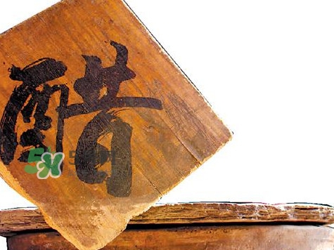 醋泡脚用白醋好还是陈醋好,用醋泡脚去脚气用白醋还是陈醋