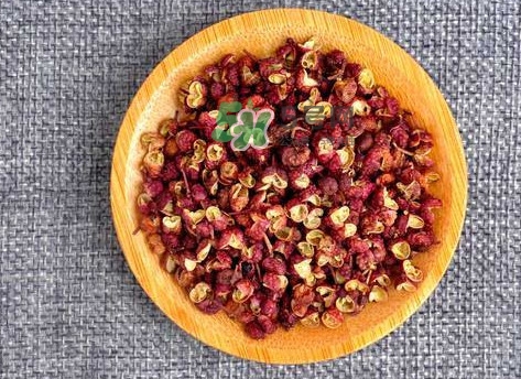 花椒水泡脚要放多少花椒,花椒水泡脚用多少花椒合适