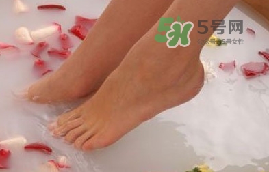 花椒水泡脚能降血压吗?,血压高可以用花椒水泡脚吗