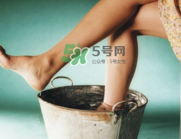 长期用花椒水泡脚好不好,什么人不适合用花椒水泡脚 长期用花椒水泡脚好不好,什么人不适合用花椒水泡脚