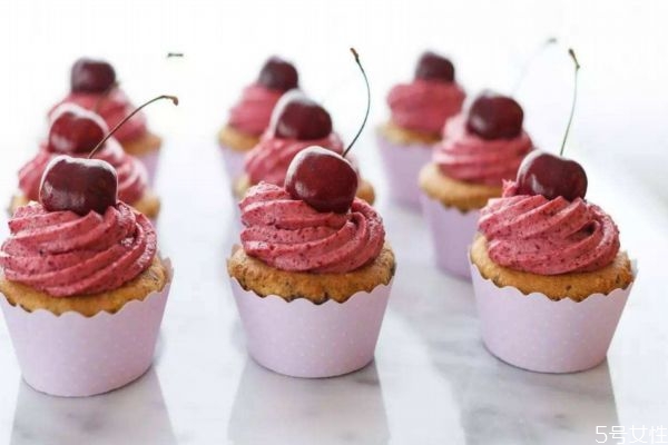 吃甜食从有好处吗(吃甜食的好处和坏处)