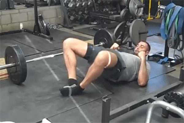 臀冲动作错误(臀冲标准动作)