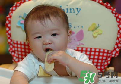 磨牙饼干吃到什么程度就不能再用了,磨牙饼干一天吃不完怎么办