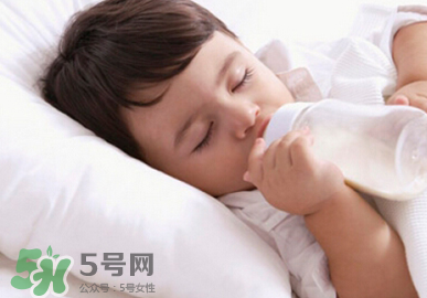 氨基酸奶粉是苦的吗,氨基酸奶粉苦可以加什么进去才不苦