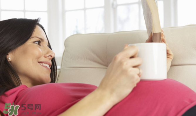 孕妇奶粉中含有叶酸还需要再补充叶酸吗,孕妇奶粉里含叶酸还要吃叶酸吗?