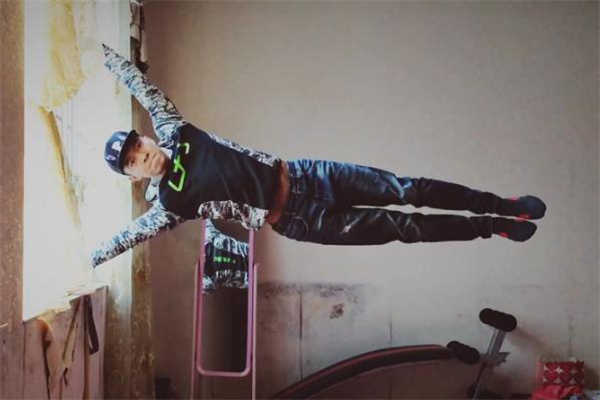 人体旗帜动作误区(人体旗帜技巧)