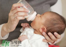 中国奶粉好还是国外奶粉好,国外的奶粉适合国内的宝宝吗 中国奶粉好还是国外奶粉好,国外的奶粉适合国内的宝宝吗