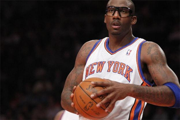 近视打篮球要注意什么(近视打篮球用什么解决)