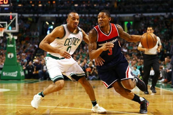 打篮球运球训练方法(打篮球正确的运球方式) 打篮球运球训练方法(打篮球正确的运球方式)