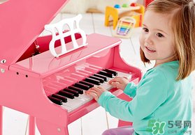 钢琴音不对怎么调,钢琴的音不准自己能调吗