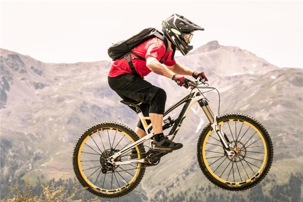 骑行前列腺疼是什么原因(前列腺炎走路会疼痛吗)