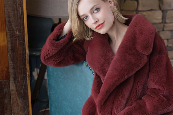 皮草掉毛属于质量问题吗,皮草掉毛严重是质量不好吗