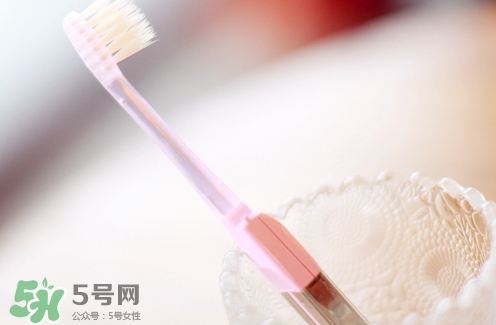 kissyou负离子牙刷使用方法,电动牙刷怎么按上刷头