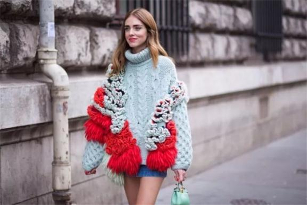宽松毛衣怎么搭配好看,宽松毛衣怎么搭配外套