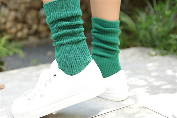 堆堆袜搭配技巧,堆堆袜的搭配