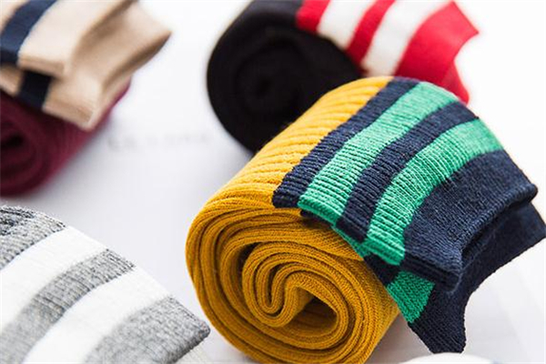 冬天的袜子,今年流行什么袜子冬季 冬天的袜子,今年流行什么袜子冬季