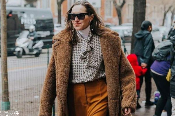 羊剪绒是不是皮草,羊剪绒大衣是皮草吗