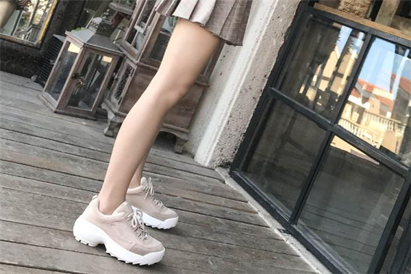 经常穿内增高鞋对人的影响,增高鞋穿多了的坏处