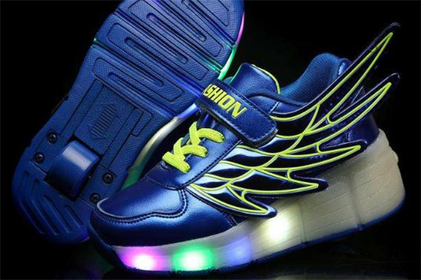 儿童暴走鞋安全吗,儿童穿暴走鞋的利和弊 儿童暴走鞋安全吗,儿童穿暴走鞋的利和弊