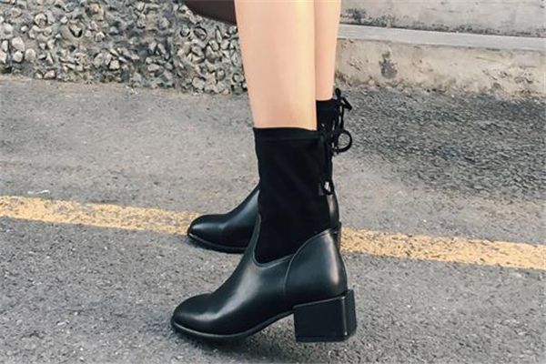 新买的皮靴子有味道怎么去除,靴子的味道怎么去除