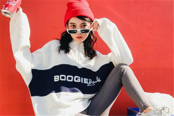 字母印花卫衣卖点,字母印花卫衣