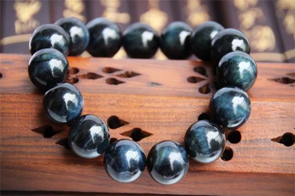蓝虎眼石的功效和作用,蓝眼虎眼石作用功效 蓝虎眼石的功效和作用,蓝眼虎眼石作用功效