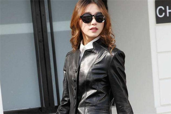 皮夹克发白怎么处理,黑色皮夹克被磨白了怎么办