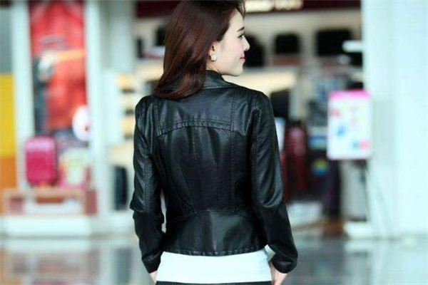 皮夹克什么颜色好看,夹克颜色选择